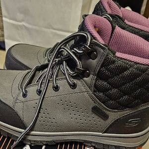 Steel toe women's work boots.